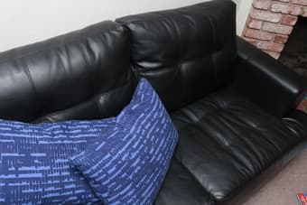 350$ - Leather Sofa Excellent Condition 2