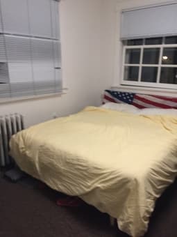 Queen mattress + full frame 1