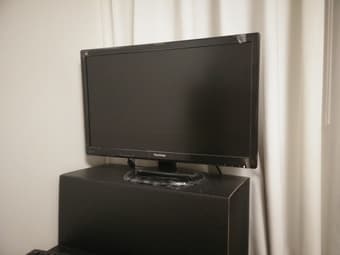 Selling 24 inch Viewsonic 2465smh Monitor (Like New) 1