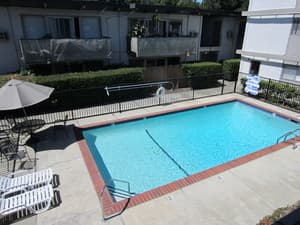 Large bedroom near Castro, Caltrain (Mountain View) for female 3