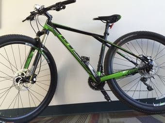 Mountain Bike for sale: 2014 GT ZASKAR 9R ELITE $1000 OBO 2