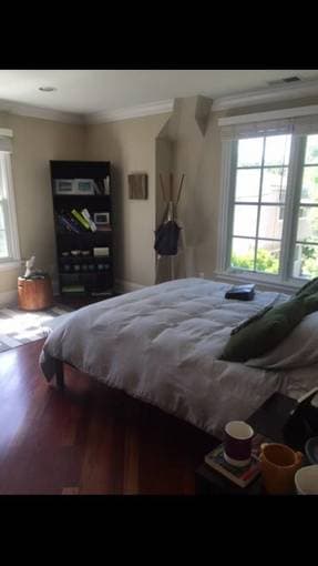 Master Bedroom in 4br Palo Alto House Available July 1 to August 31 1