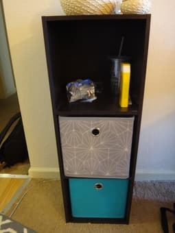 Moving sale : 2 small furnitures and a lot of items 3