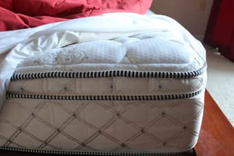 Queen bed (bedframe + mattress) 3