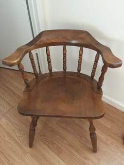 FREE 1 Couch, 4 Chairs & 1 Lamp 3