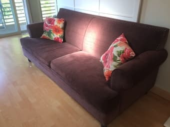SOFA IN EXCELLENT CONDITION 1