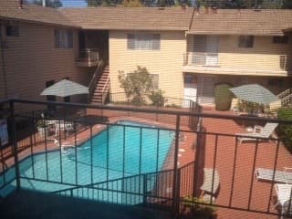 1250$/month, room in a 2BR/1BA apartment, available in July, Palo Alto 3