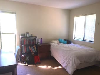 $910 Bright shared master bed/bath close to Stanford (7/1) 1