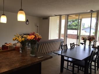 Extendable dining table with 4 chairs: $190(original value:$525) 2