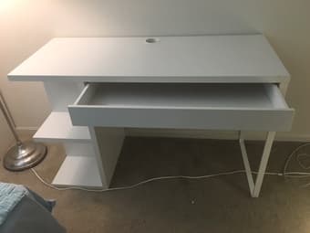 White desk_$30 1