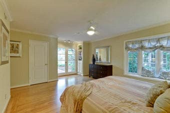 Private Master Bedroom and Bathroom at University Ave 3