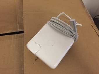 New Apple 60W Mac Charger 1 (for MacBook and MacBook Pro) 1