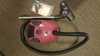 MOVING SALE- Vacuum cleaner, floor lamps, iron cast grill pan, etc 1