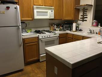 Room Available in 3BR/3BA Townhouse near San Antonio Caltrain 2