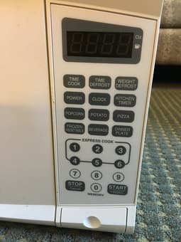 For sale, Rival Microwave Oven 0.7 Cu Ft, White 2