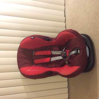 Moving sales: 2 car seats and 2 snow pants (5T) 3