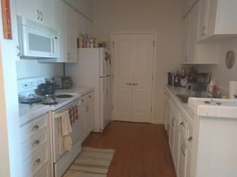 $1600 room for a female roommate near Stanford for fall quarter 2