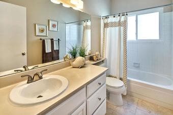 $1500 Sunny room with private bathroom in 2bd/bath apt in Santa Clara 1