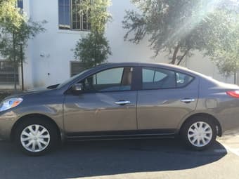 NISSAN VERSA **only 22K miles for 10500$ **CLEAN TITLE 1