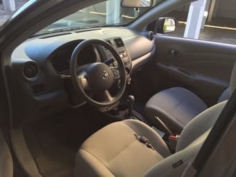 NISSAN VERSA **only 22K miles for 10500$ **CLEAN TITLE 3