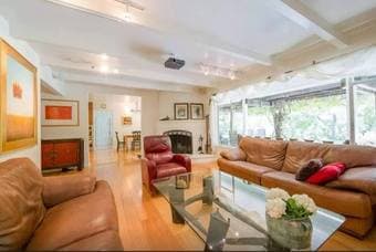 FURNISHED/FREE PARKING 15 min from Stanford 3