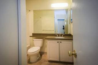 $1650 Looking for roommate (redwood shores) 3