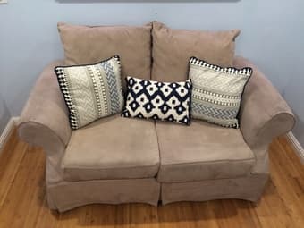 Love seat/couch for sale (Santa Clara/Cambrian) 1