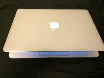 MacBook Pro 2015 13" Retina Core-i5 256GB RAM:8GB $850 3