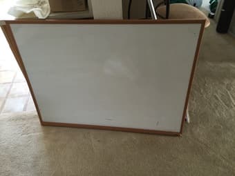 Selling Quartet whiteboard 20$ 1