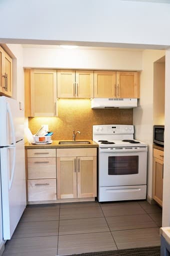 ~~~$1083/mo Rains 1BR, furnished and renovated, Aug 23 - Sept 23~~~ 1
