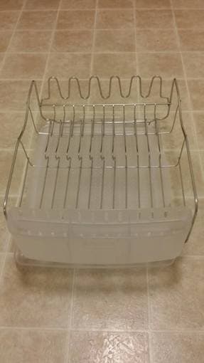 Dish rack with plastic bottom 1