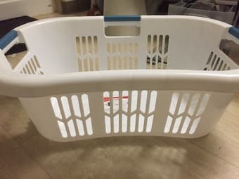 Laundary basket $5 2