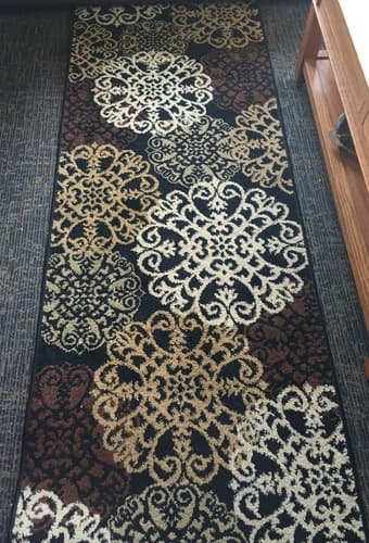 Beautiful Rug - $18 1