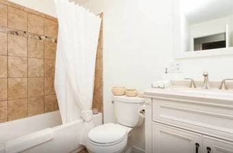 $1800 Private Room in 3BR home with Backyard and Pool (menlo park) 2