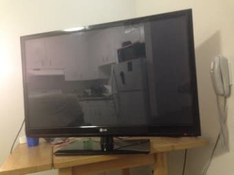 Selling 42" LG Plasma TV $250 obo 1