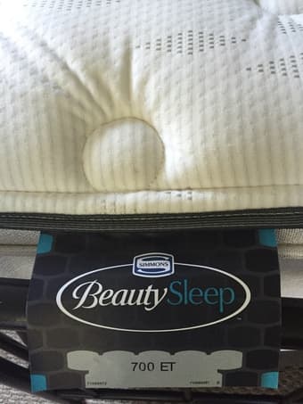 $170 Simmons Beauty sleep Mattress Euro Top Full and box srping 2