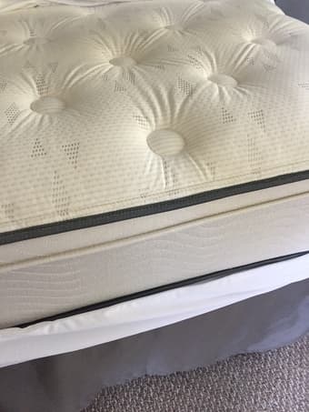 $170 Simmons Beauty sleep Mattress Euro Top Full and box srping 3