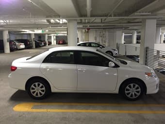 Toyota Corolla LE 2011 - $9,700 2