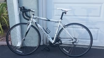 $550 OBO - Roadbike (GIANT) Aluminum Alloy, good condition 1