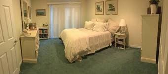 Spacious room with private bath in Willow Glen 1