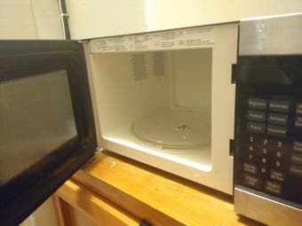 General Electrics Microwave. 40$. I will Deliver 2