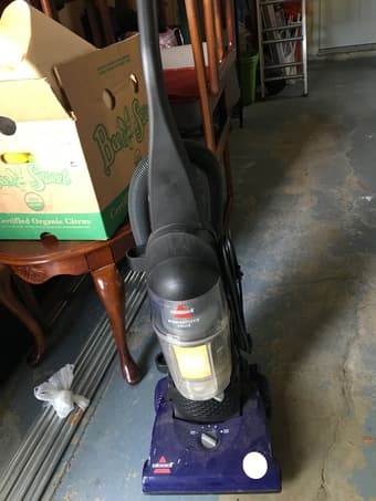 Vacuum cleaner $30 1