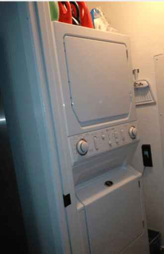 A room available on Sept 1 in a nice townhouse in Mountain View 3