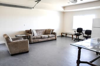 Looking for professional Housemates to live near Tesla, Stanford. 3