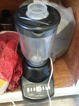 floor lamp,  coffer make, blender, pan....... 1
