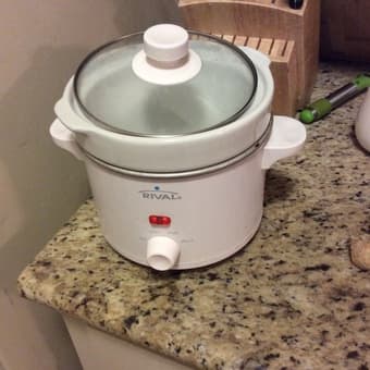 Slow cooker $ 6 and Landry Bucket $ 5 1