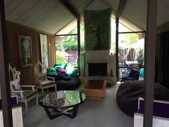Room in awesome Eichler house Palo Alto 1650$ Female only! 1