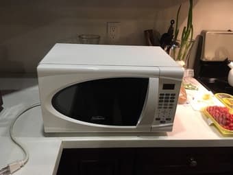 Selling Microwave $20 2