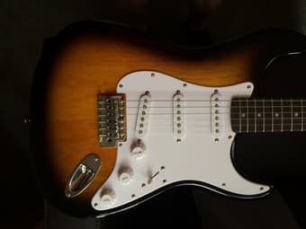 Selling Squier Electric Guitar ($120 OBO) 2