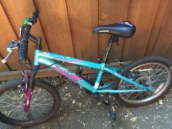45 dollars Mountain Bike 20" Mongoose Kids (Girls 8 years) 2